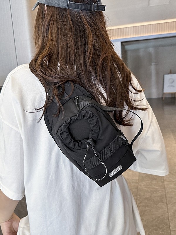 Crossbody soma, ielu stils, neilons, rāvējslēdzējs, poliestera pamatnei, iekšējā kabata ar rāvējslēdzēju