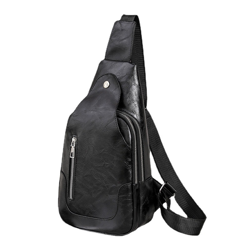 Τσαντάκι μασχάλης από PU • κάθετη τετράγωνη μορφή • κλείσιμο με φερμουάρ • κρυφή τσέπη με φερμουάρ • επένδυση πολυεστέρα