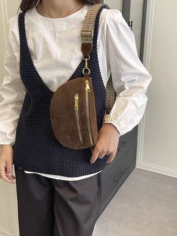 Crossbody τσάντα από σουέτ με φερμουάρ, θήκη για κινητό, επένδυση πολυεστέρα