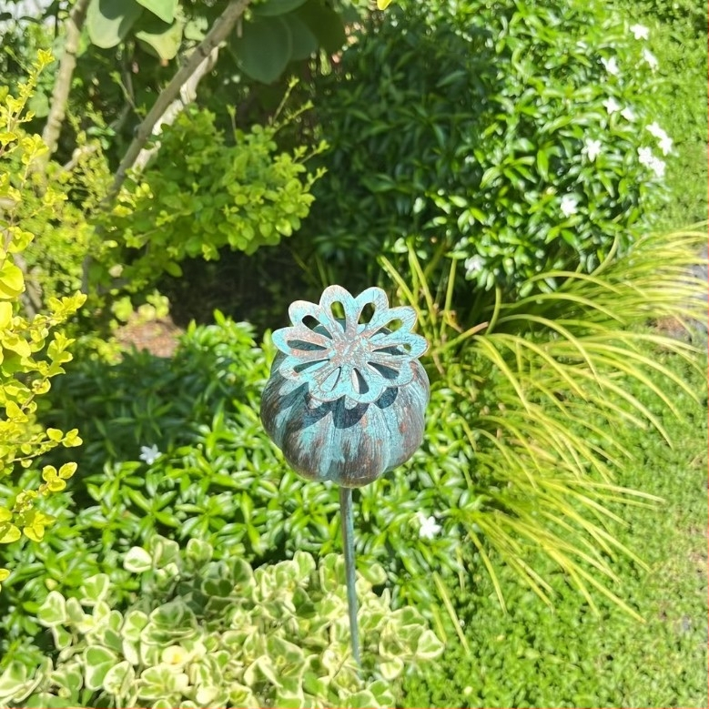 Záhradná kovová podkladová dekorácia na vloženie pre rastliny, pastoraálny štýl, vnútorné aj vonkajšie použitie, model 005