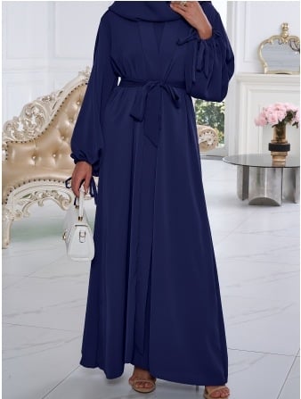 Poliestera kleita ar auklām uz manšetēm, garām piedurknēm un garu svārku — poliesteris 95% un vairāk, vasaras 2023 laidienu