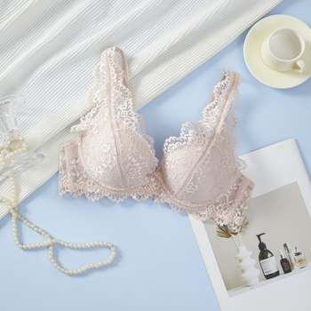 MUWEI Krūšturis ar stienīti un mežģīņu, 3/4 kauss, noņemamas siksniņas, aizmugurējā divu rindu aizdare, push-up, elpojošs atbalsts