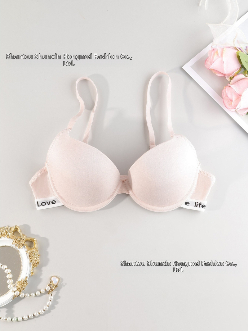 Σουτιέν χωρίς ραφές με μεταλλική ενίσχυση, 3/4 κύπελλο, λεπτό καλούπωμα, βασικό ύφασμα βισκόζη 90–95%, επένδυση από σπάνξ <30%, σταθερές διπλές τιράντες, πίσω κούμπωμα σε δύο σειρές