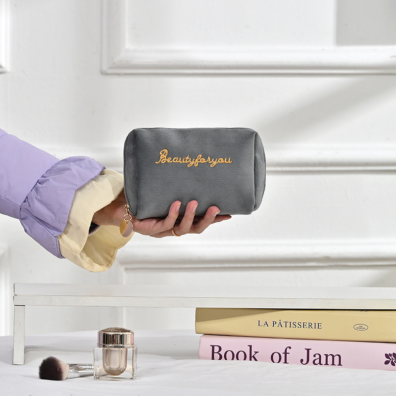 Mini portatīvā lūpu krāsas koriģējošā kosmētikas soma ar atvilktni atslēgām un telefonu uzglabāšanai, samta āriene, kokvilnas odere, 2025. gada pavasaris