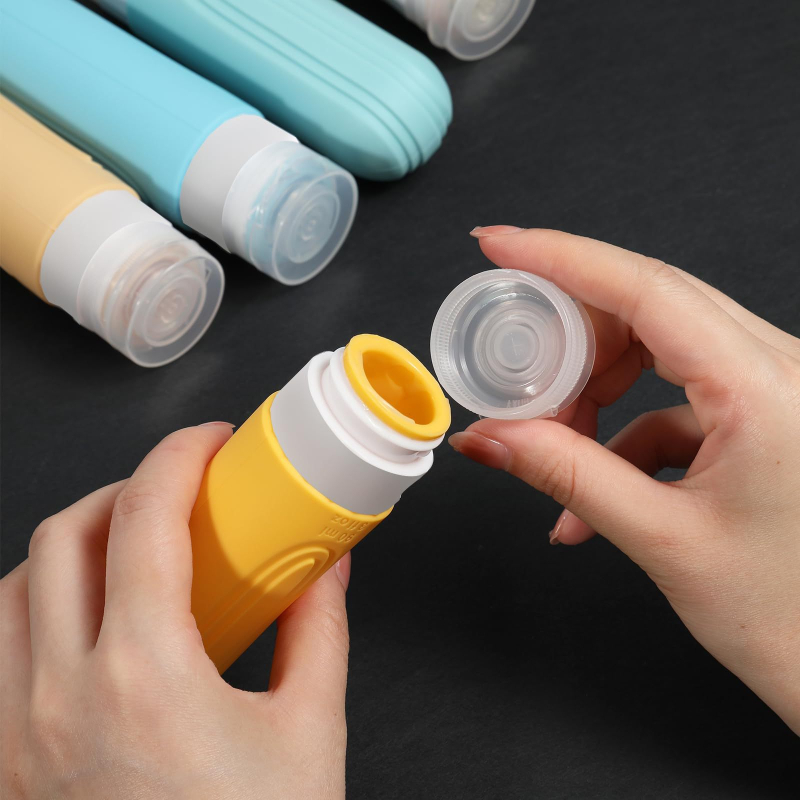 Комплект от 5 силиконови дозиращи бутилки – 90 ml капацитет, подходящи за пътуване, за шампоан, душ гел и лосион