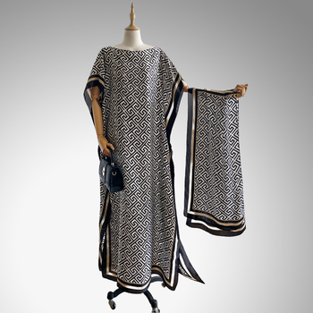 Női hosszú napszűrő blúz-sál geometriai mintával (Anyag: szintetikus selyem; Szövés módja: warp knitting; Mintázat: Geometriai; Feldolgozás: nyomtatás; Stílus: közepes hosszúság)