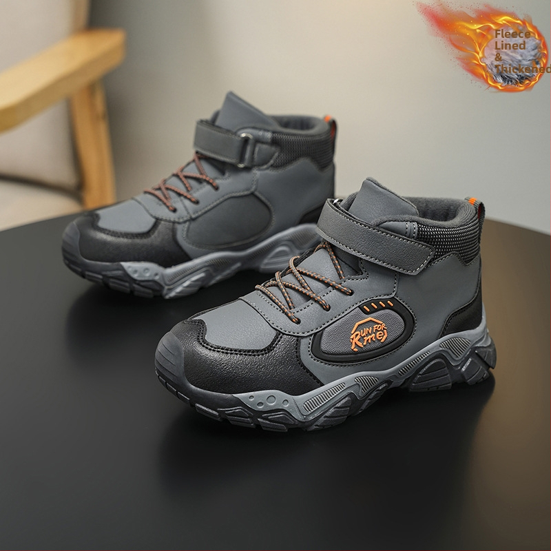 Detské zimné turistické topánky s fleecovou výstelkou, hrubé, zapínanie na suchý zips, vrchný materiál z syntetickej kože, vzor s písmenami, podrážka TPR