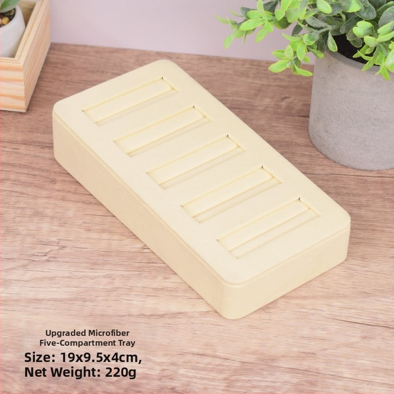 Gyűrűk és fülbevalók kiállító tálca textúrált bőrrel – Elegáns ékszerkiállító állvány, művészi stílus, 2025 tavasz