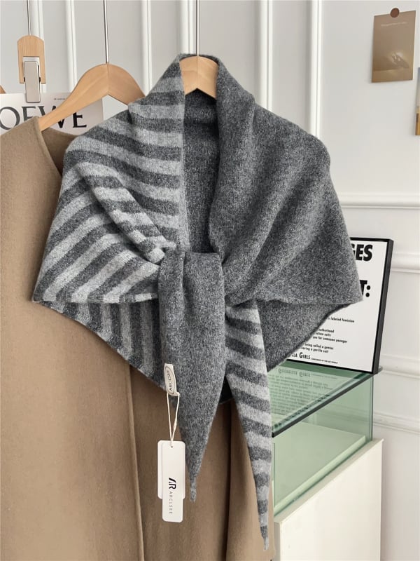 Warp-kötésű gyapjú háromszög sál – melegség és porvédő, téli szezon, kód WJ-2752