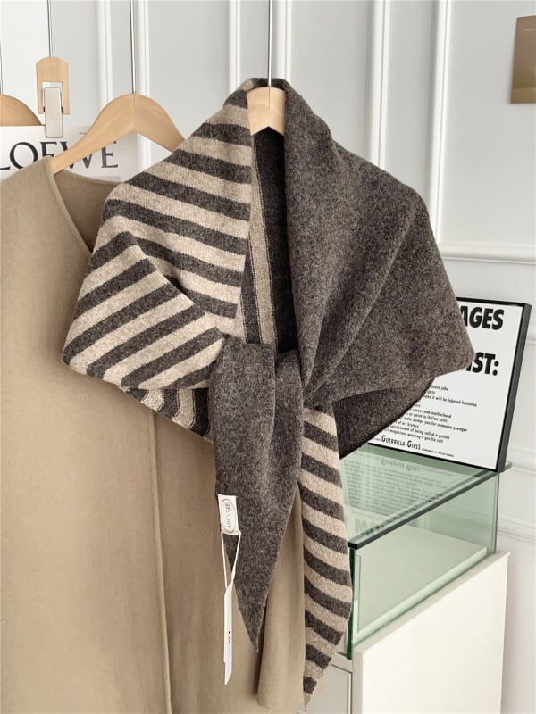 Warp-kötésű gyapjú háromszög sál – melegség és porvédő, téli szezon, kód WJ-2752