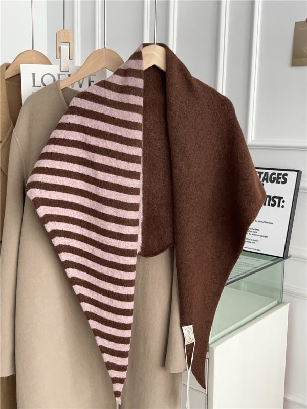 Warp-kötésű gyapjú háromszög sál – melegség és porvédő, téli szezon, kód WJ-2752