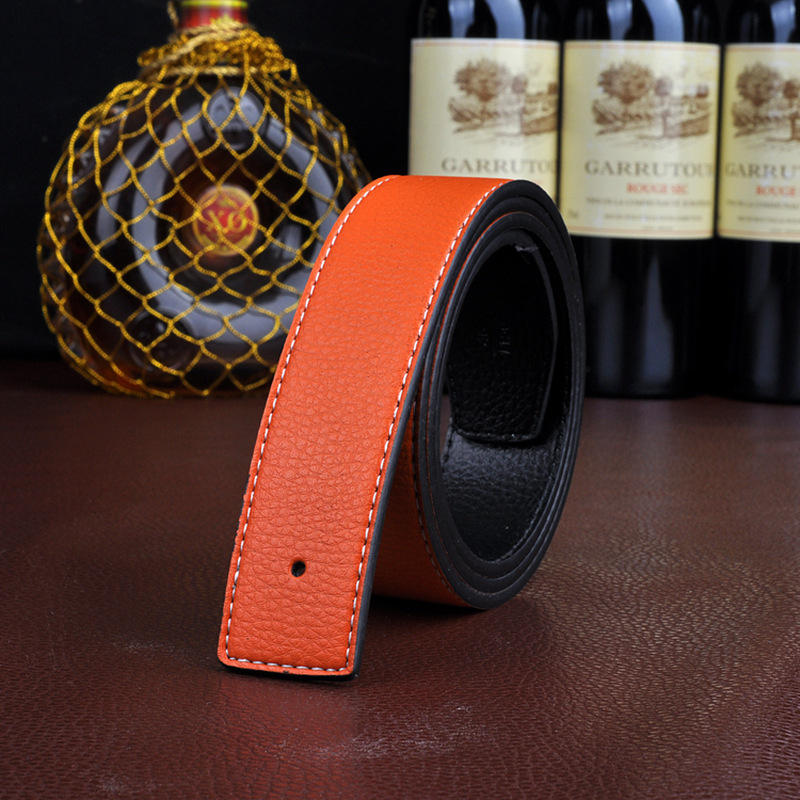 Ζώνη από γνήσιο δέρμα με λεία αγκράφα χωρίς κεφαλή, δύο στρώσεις βοοειδούς δέρματος, σε στυλ H με σκουρόχρωμες γραμμές