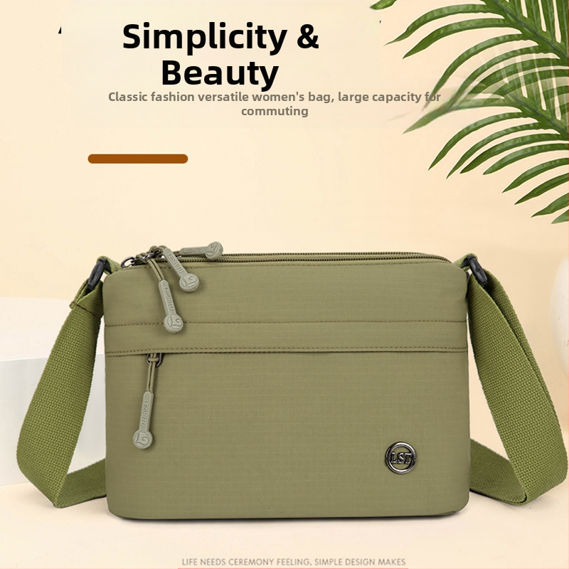 Τσάντα crossbody από νάιλον, αστικός μινιμαλιστικός σχεδιασμός, μικρού τετράγωνου σχήματος, φερμουάρ κλεισίματος, επένδυση πολυεστέρα, εσωτερικές τσέπες με φερμουάρ