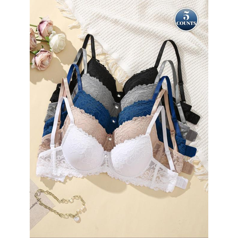 Krūštura komplekts ar tauriņa mezglu dekoru un kontrastējošu mežģīni, savilkuma dizains, trijstūrveida kausi, vidēji veidoti kausi