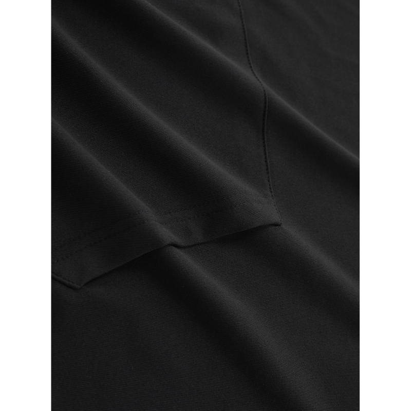 Drukāts kapucētais džemperis – poliestera adīts audums, brīvs siluets, garas piedurknes, kapuce, vidēja biezuma