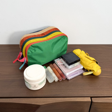 Geantă de machiaj și toaletă, stil Fresh Sweet, din nylon cu căptușeală nylon; model monocrom, impermeabilă, ultraușoară, pliabilă