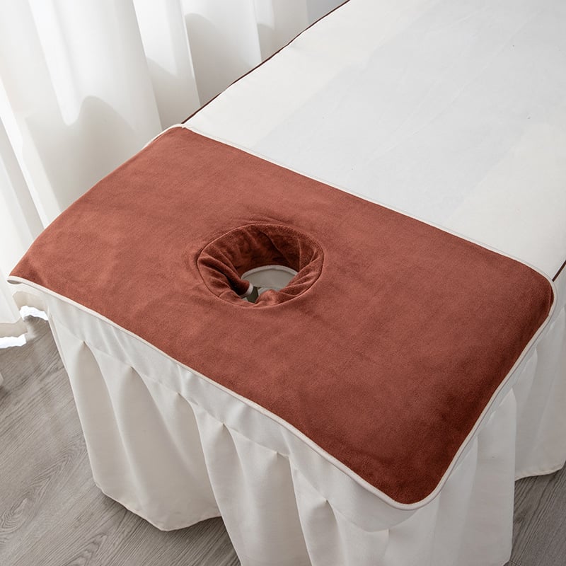 Μικροϊνές πετσέτα καθαρισμού με οπές για στρώσιμο κρεβατιού και μασάζ; 140 g; απορροφητικότητα 0–5 s; απλή ύφανση