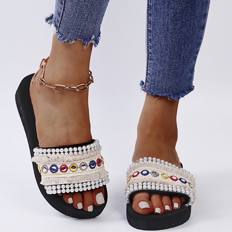 Moterų klininiai sandalai su perlų rhinestones ir spalvų blokų dizainu, viršus iš zomšos, pirštų forma apvali, vidinis audinys, padas iš gumos, vasara 2025