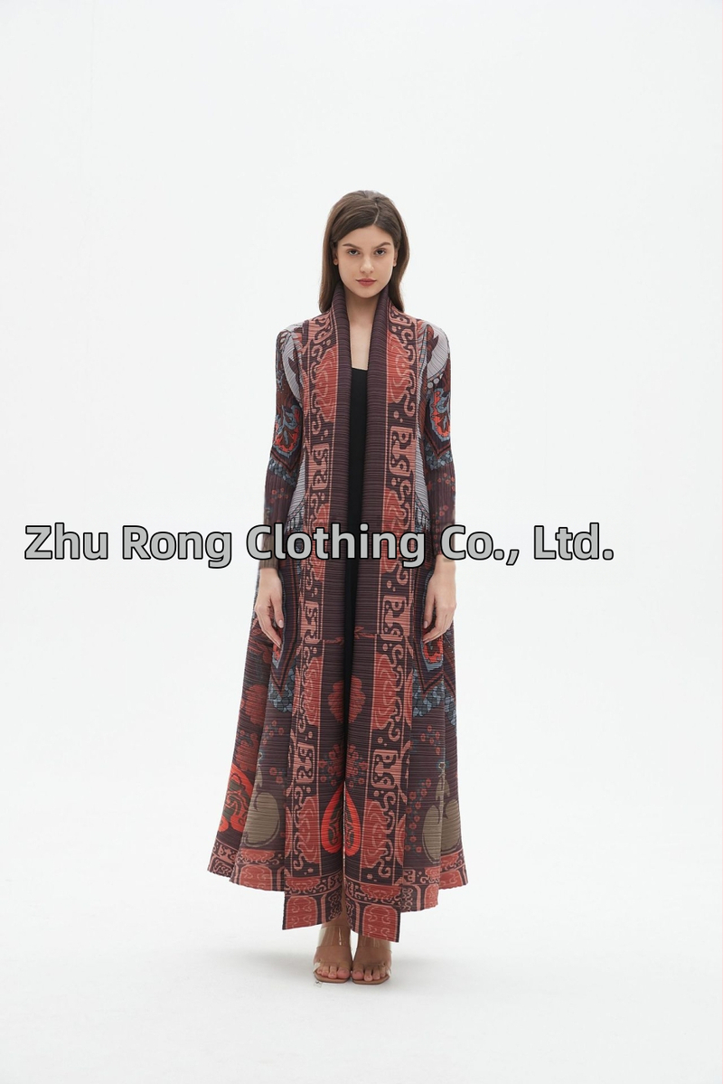 Sievietes garā abaja ar ziedu izšuvumu, crinkle tekstūra, poliesteris, garas piedurknes