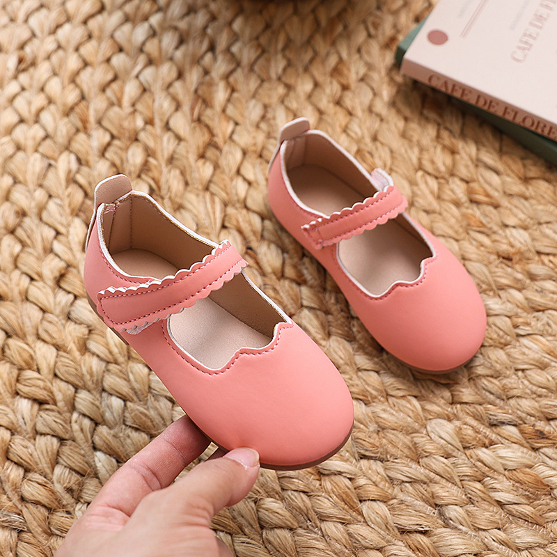 Cipele za djevojčice od PU kože, lakirani završni sloj, niskog profila, zatvaranje na Velcro, gumeni potplat, pogodne za scenske nastupe