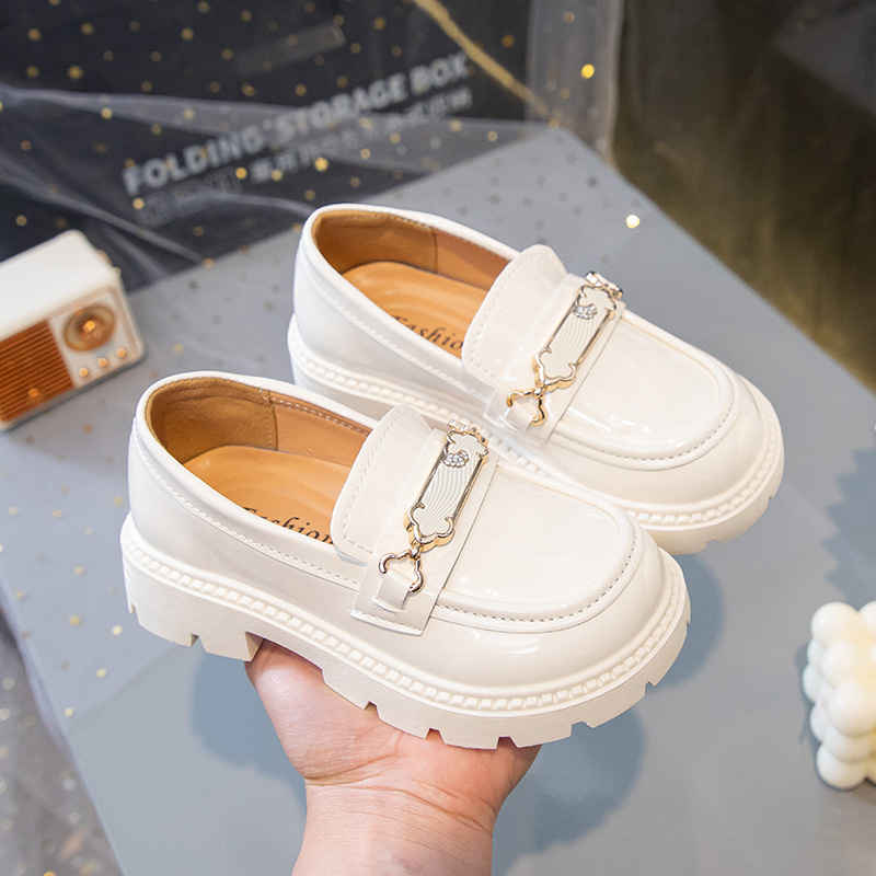 Κοριτσίστικα Παπούτσια από Πατενταρισμένο Δέρμα, Χαμηλός Άνω, Κούμπωμα με Αγκράφα, Αντιολισθητική Σόλα, Κορεατικό Στυλ