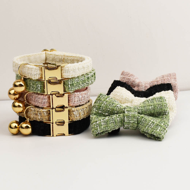 Ovratnik za mačke i pse s graviranjem, poliester, karikatura stil, jednobojni uzorak, sladak zvončić