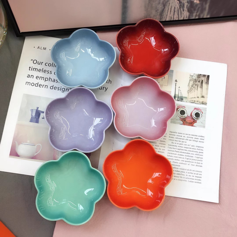 Πορσελάνινο πιάτο σε σκανδιναβικό στυλ, ακανόνιστο σχήμα, κατάλληλο για μικροκύματα