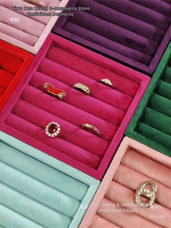 Hordozható gyűrűk kiállító tálca csipkés velúr borítással, művészi stílus, fiókos ékszer rendező — 2025 tavasz