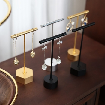 Fülbevaló kiállító állvány, fém, egy darabból álló modell, csempe-stílusú felület, spray-műanyag bevonattal