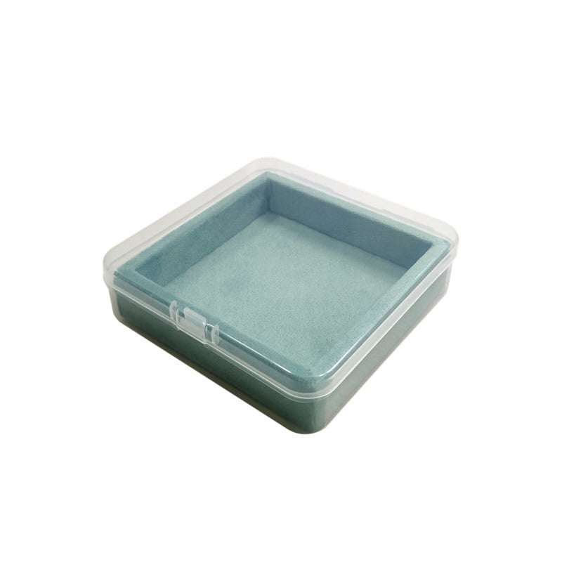 Дисплей за пръстени и обеци с велурено покритие, прахоустойчив държач за бижута и кутия за съхранение, представен през зимата на 2024 г.