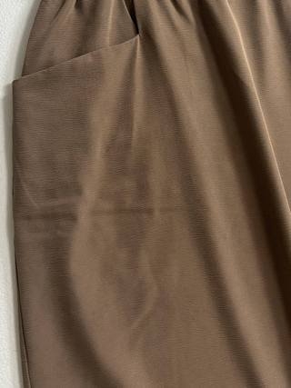 Пола с еластична талия и двойни джобове — полиестер, пролет 2024, женски стил Японско-Корея за свободно време