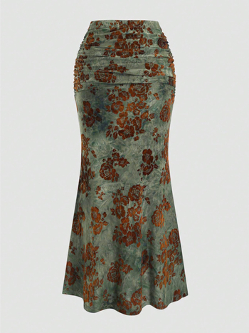 Φούστα βελούδινη με ουρά ψαριού, midi μήκος, κεντημένα φυτικά άνθη, ανάμειξη πολυεστέρα-σπένταξ, λογοτεχνικό ρετρό στυλ