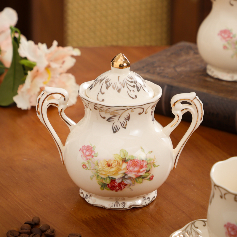 Set cești cafea și farfurioare pentru ceai — ceramică, stil european, lux retro ușor, model floral, 350 ml