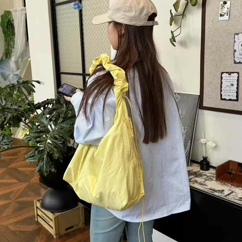 Sieviešu plecu soma, viegla, korejiešu stila crossbody, neilons, rāvējslēdzējs, iekšējā kabata, horizontālais kvadrāta forma