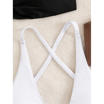 Trijų dalių sportinis komplektas su Lycra audinio fleece įdėklu (82% poliesterio, 18% elastano) visoms keturioms sezonoms