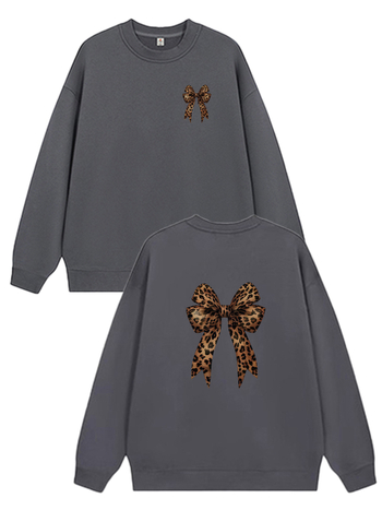 Pulover cu guler rotund, mâneci lungi cu umeri căzuți, croială lejeră, lungime medie-lungă, imprimeu, țesătură poliester 95%+