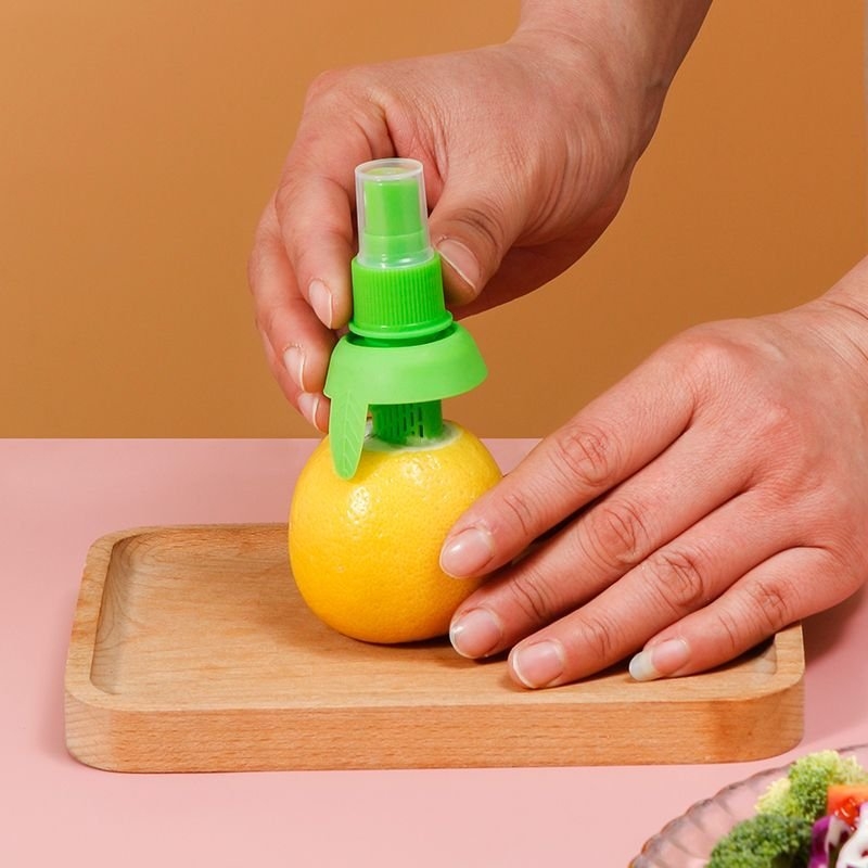 Limona sprejas izsmidzināšanas ierīce – plastmasa; mūsdienīgs ķīniešu stils; svaigs un salds stils; universāls rokas aksesuārs; 2025. gada pavasaris