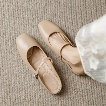 Γυναικείες Mary Jane flats με μία λουρίδα, τετράγωνη μύτη — κορυφαίο δέρμα, χαμηλό σφήνα τακούνι, σόλα από καουουκ αφρό