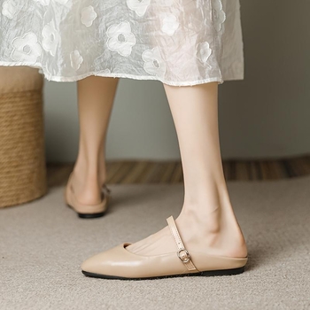 Γυναικείες Mary Jane flats με μία λουρίδα, τετράγωνη μύτη — κορυφαίο δέρμα, χαμηλό σφήνα τακούνι, σόλα από καουουκ αφρό