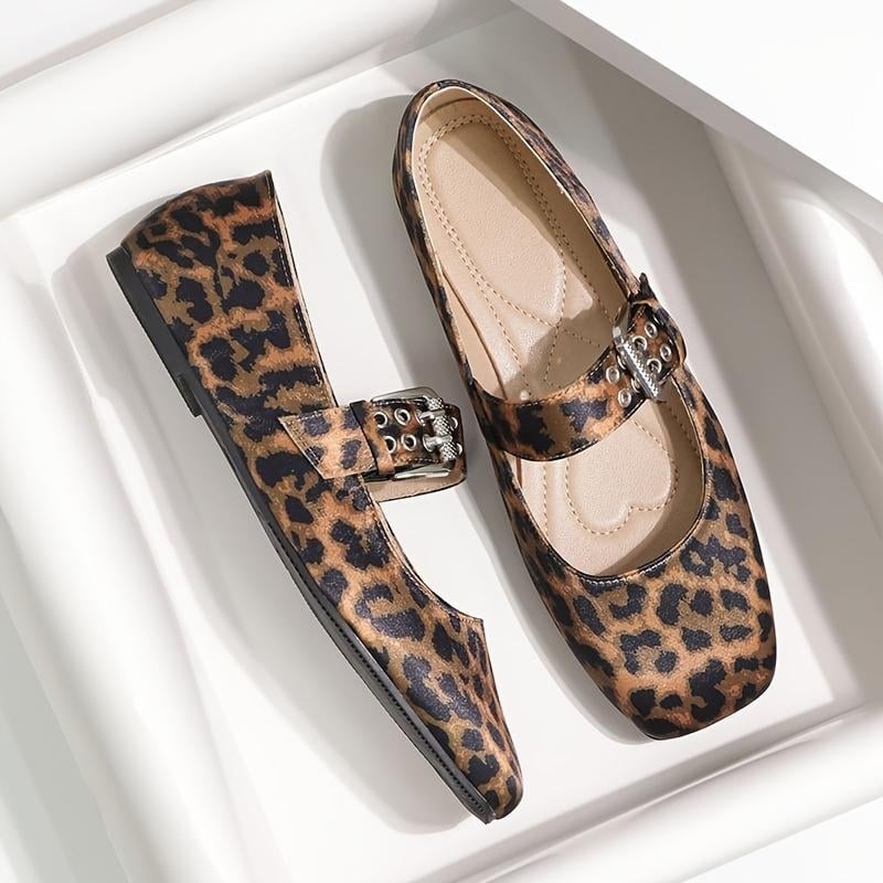 Γυναικεία φλατ με λεοπάρ, μαλακή σόλα, επάνω μέρος από ραφία, ύψος τακουνιού 0-1 cm