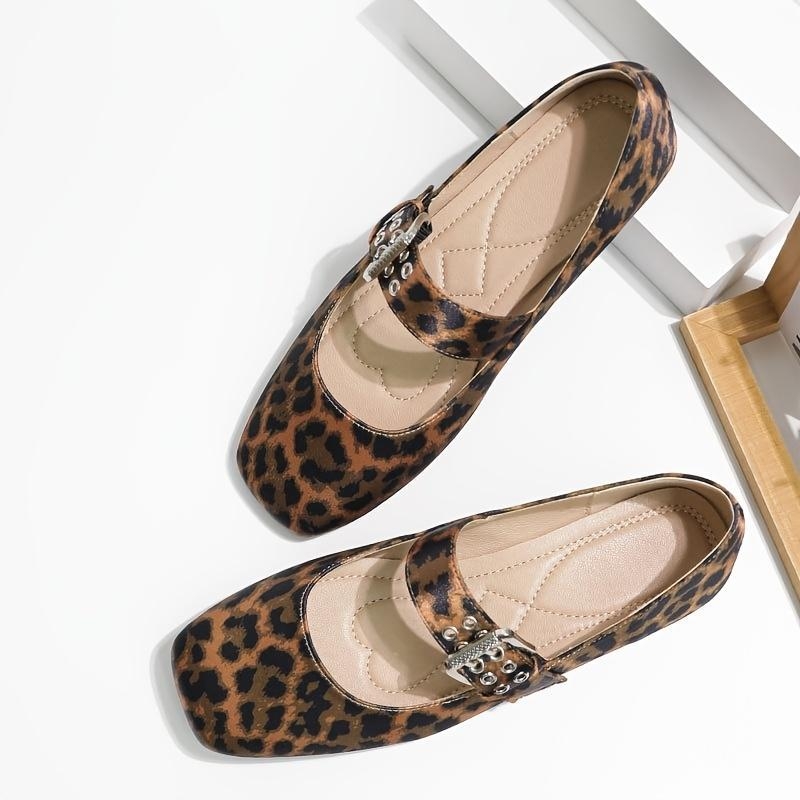 Γυναικεία φλατ με λεοπάρ, μαλακή σόλα, επάνω μέρος από ραφία, ύψος τακουνιού 0-1 cm
