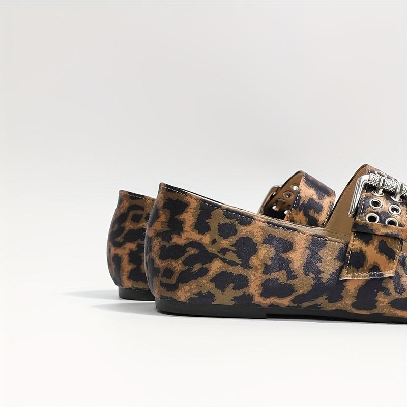 Γυναικεία φλατ με λεοπάρ, μαλακή σόλα, επάνω μέρος από ραφία, ύψος τακουνιού 0-1 cm