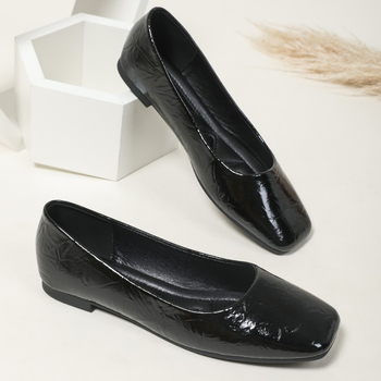 Γυναικείες επίπεδες παπούτσια σε γαλλικό ρετρό στυλ με τετράγωνη μύτη, PU επάνω μέρος, καουτσούκ σόλα, χαμηλό τακούνι, άνοιξη 2025