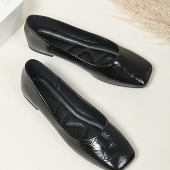 Γυναικείες επίπεδες παπούτσια σε γαλλικό ρετρό στυλ με τετράγωνη μύτη, PU επάνω μέρος, καουτσούκ σόλα, χαμηλό τακούνι, άνοιξη 2025