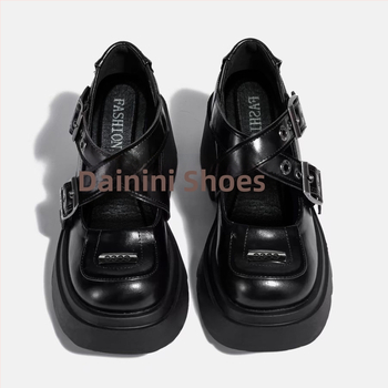 Mary Jane platformas kurpes - palielinoša platforma, ādas augšdaļa, Ultra-Fiber Leather odere, vienas siksnas sprādze, resns papēdis