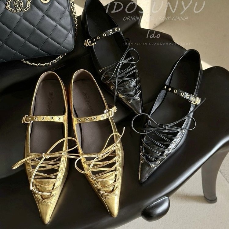 Sieviešu plakanas kurpes ar asas purnu, zems papēdis 1–3 cm, PU augšdaļa, sprādzes aizdare, PU iekšējā zole