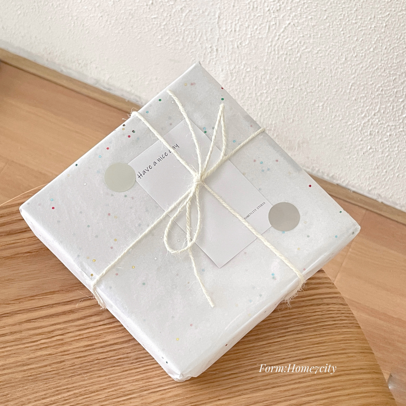 Papir za darove sa šljokicama – ručna tekstura, naborani dekorativni pozadinski papir za fotografije (Sadržaj: 10 listova sa šljokicama, 1 naljepnica s točkicama, snop konopnog užeta)