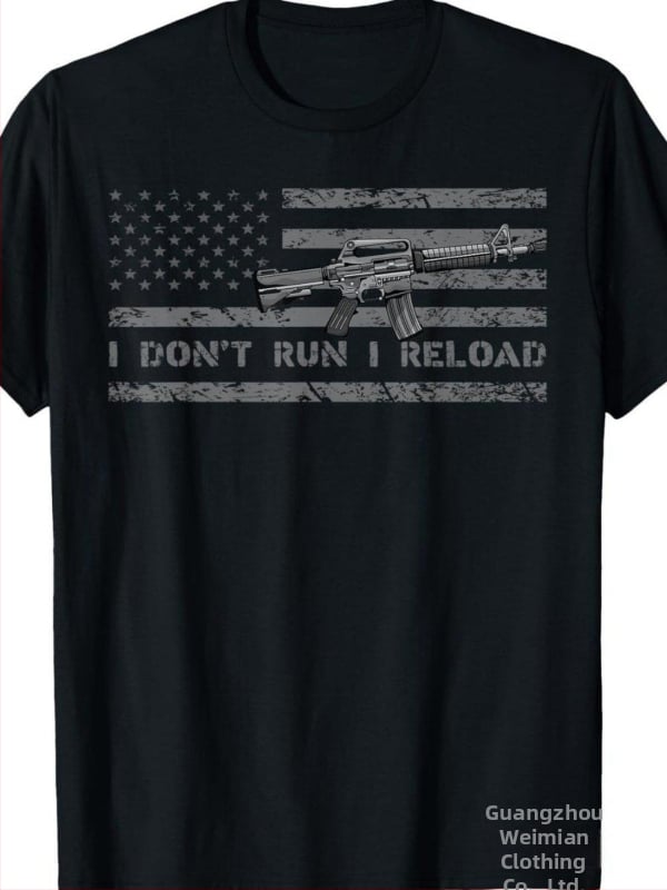 Unisex kokvilnas T-krekls ar patriotisku ģeometrisku drukas motīvu, apaļš kakls, īsas piedurknes, brīvs piegriezums