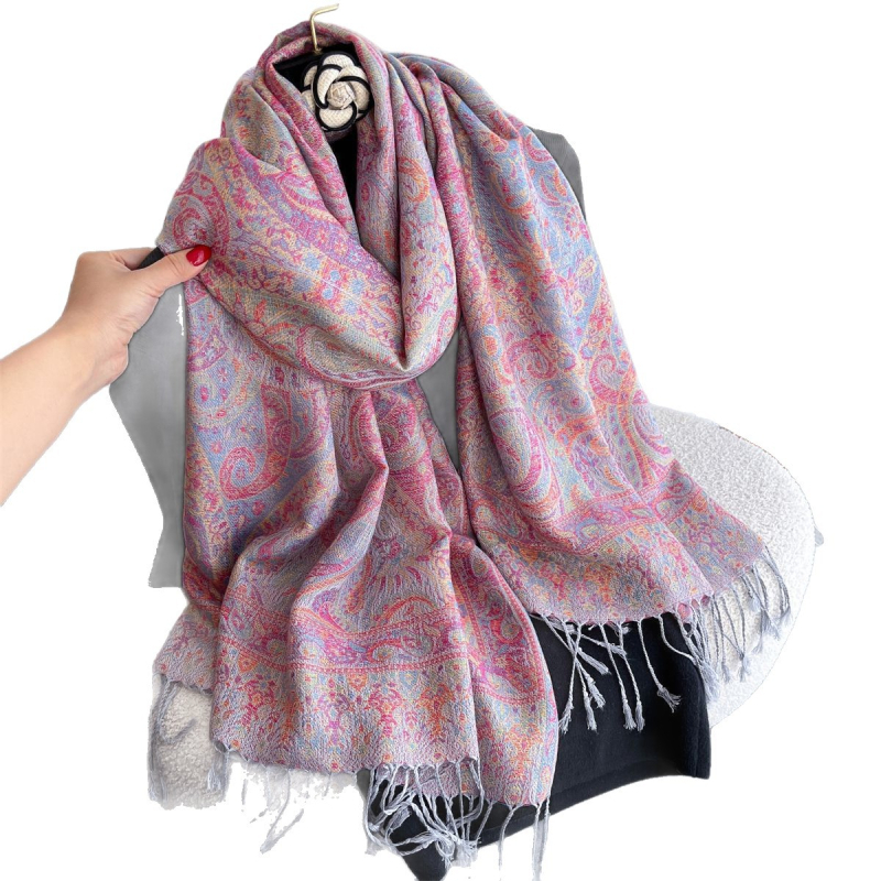 Șal feminin în stil etnic – țesătură jacquard, Warp knitting; Material: 100% poliester (cashmere-like); Funcții: uscare rapidă, retenție de căldură, protecție solară; Potrivit pentru toate sezoanele; Model T513