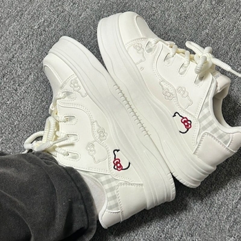 Moteriški raištiniai siuvinėti loaferiai iš sintetinės odos, gumos padas, apvali nosis, EVA įdėklas